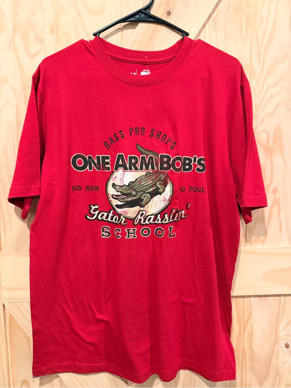 Medium Bass Pro Shops Red Gator Graphic Tee